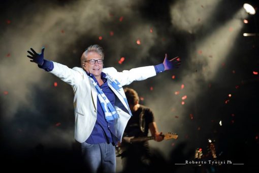 Nino D’Angelo, festa allo stadio San Paolo di Napoli per i suoi 60 anni: live il 24 giugno