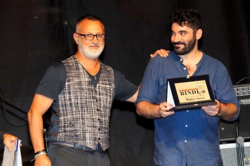 Warner Chappell Music Italiana, in collaborazione con il Premio Bindi, ha assegnato la Targa “Giorgio Calabrese” al cantautore pugliese Buva