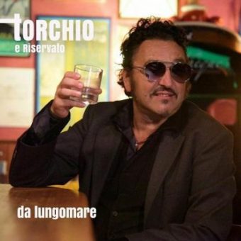 Torchio “Da Lungomare” è l’anti tormentone che lancia l’EP “Sostituibile”