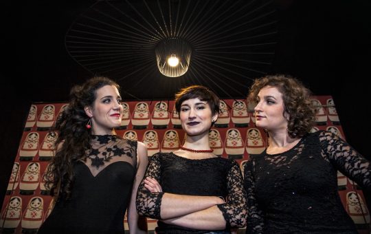 Venerdì 8 febbraio Le Scat Noir, trio vocale tutto al femminile, torna al Torrione per presentare l’album d’esordio Aerography
