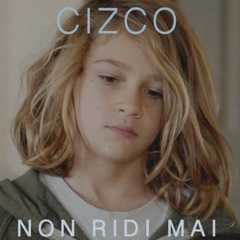 Cizco, inviato de Le Iene, autore e scrittore, torna alla musica dopo più di 10 anni con “Non ridi mai”, singolo in uscita il 28 giugno