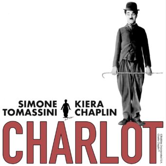 Simone Tomassini e Kiera Chaplin, nipote dell’icona del cinema muto Charlie Chaplin, cantano insieme “Charlot”