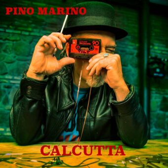 Pino Marino: il cantautore romano torna sulle scene per i 20 anni di carriera con il nuovo brano “Calcutta”