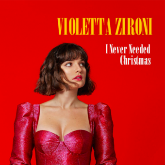 Violetta Zironi, tra le protagoniste del nuovo film di Netflix “L’incredibile storia dell’Isola delle Rose”, pubblica “I never needed Christmas”