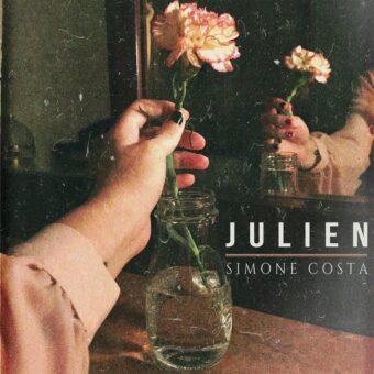 Julien l’esordio musicale di Simone Costa
