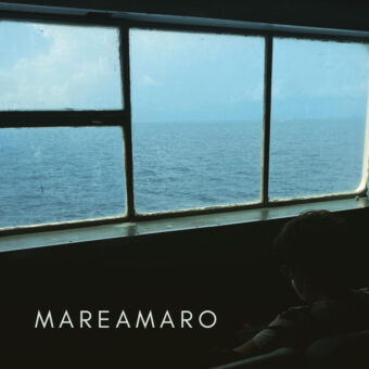 Mareamaro è il nuovo singolo dei Settembre, una canzone intima e contemporanea, dedicata alla fine dell’estate